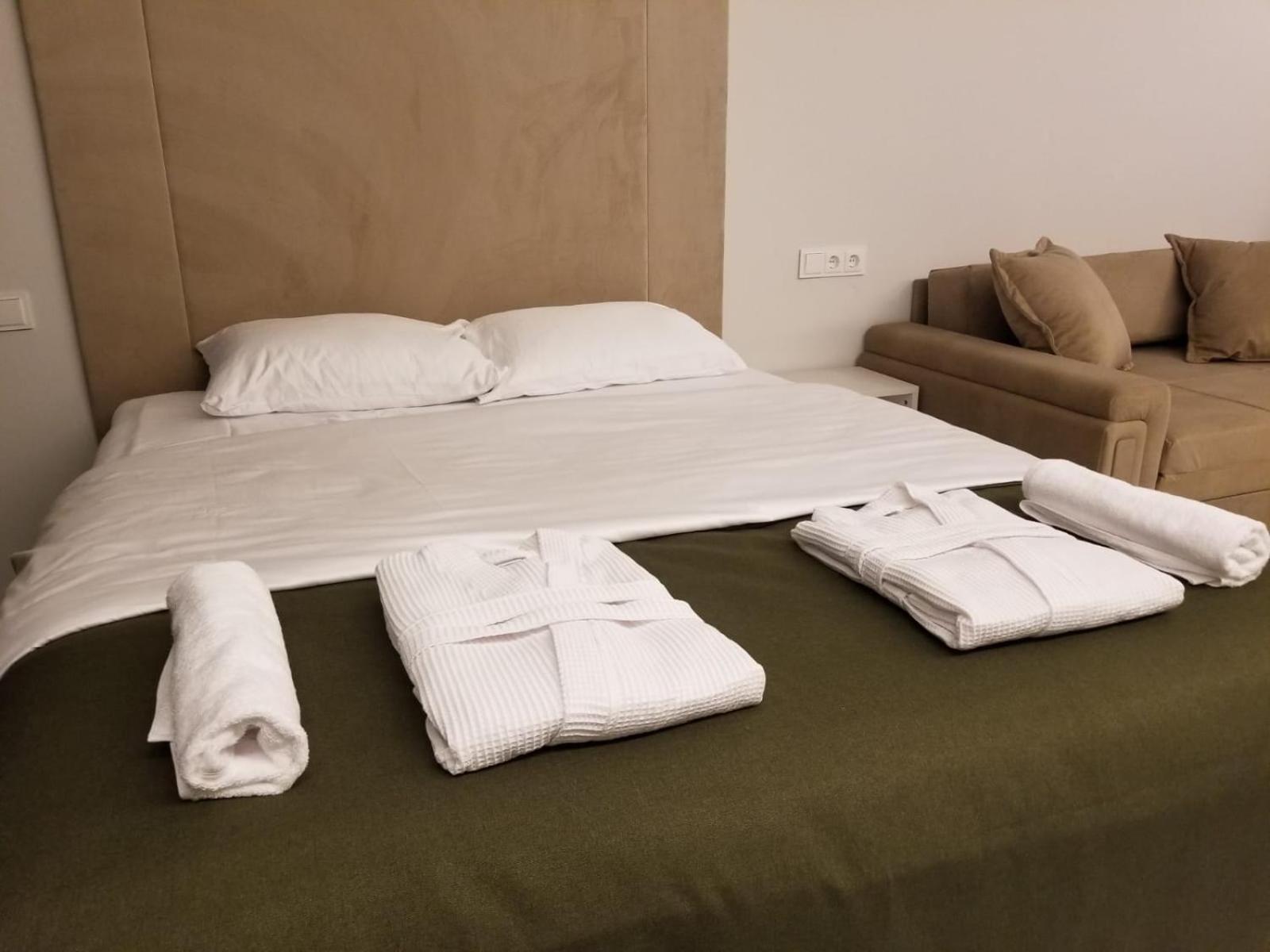 Segreto Apartment 309, 311, 341 กูเดาริ ภายนอก รูปภาพ